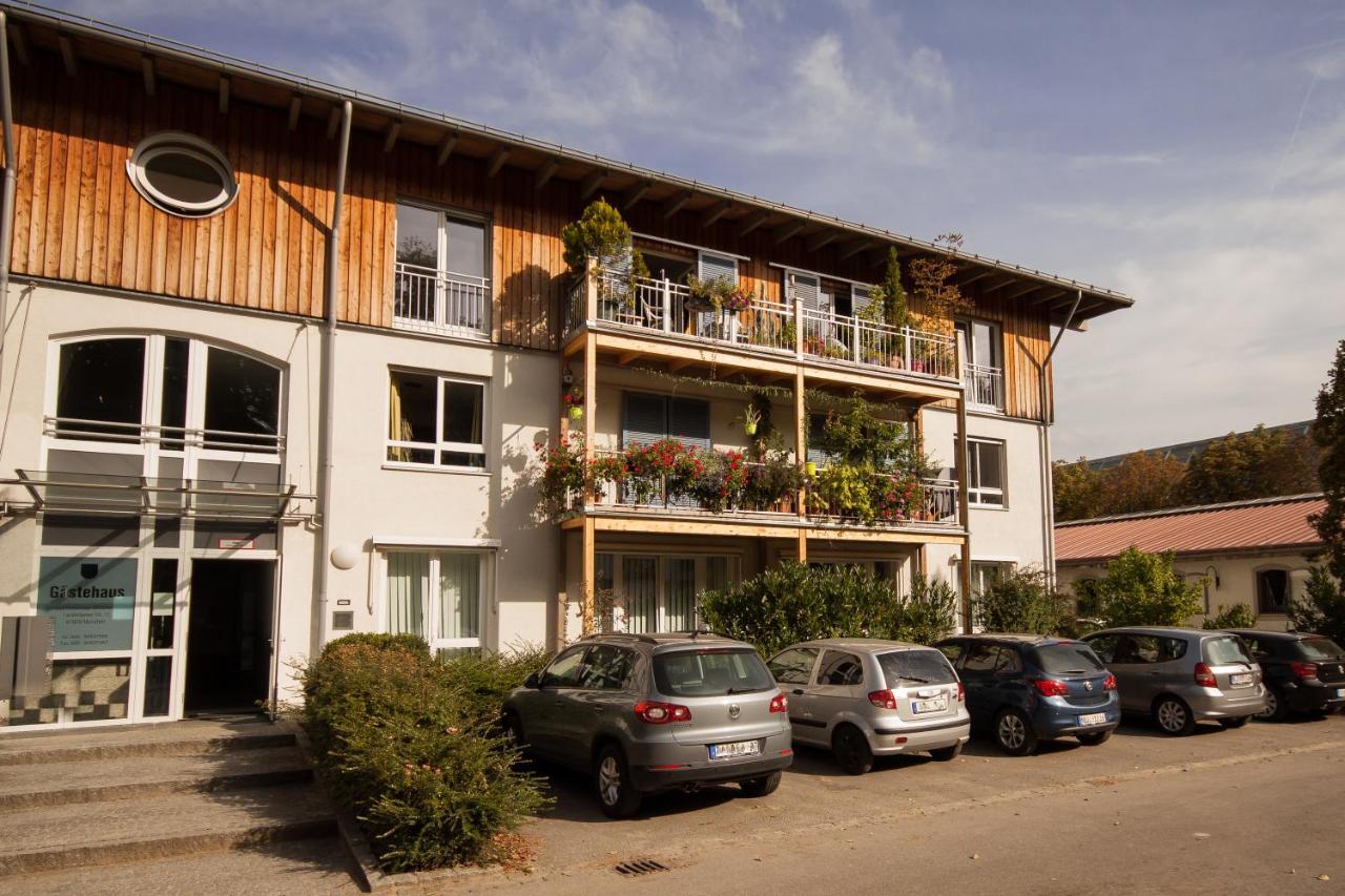 Frühstückspension Gastehaus Olympia Reitanlage Munchen-riem